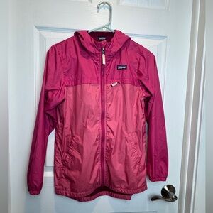 Patagonia girls size XL 14 pink lightweight jacket.
